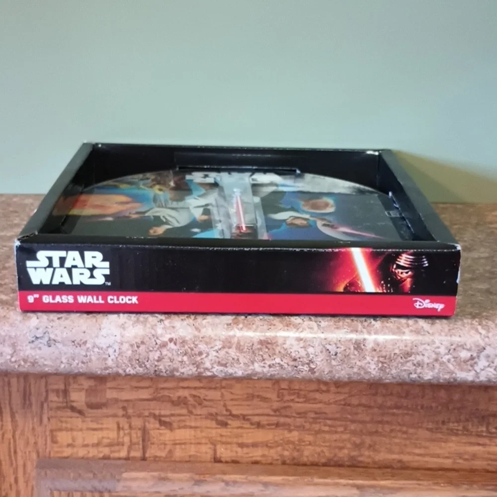Star Wars New Hope Glass Clock NEW! Leia Luke Han Vader C3PO R2D2 Sealed in Box!